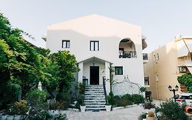 Alisaxni Studios